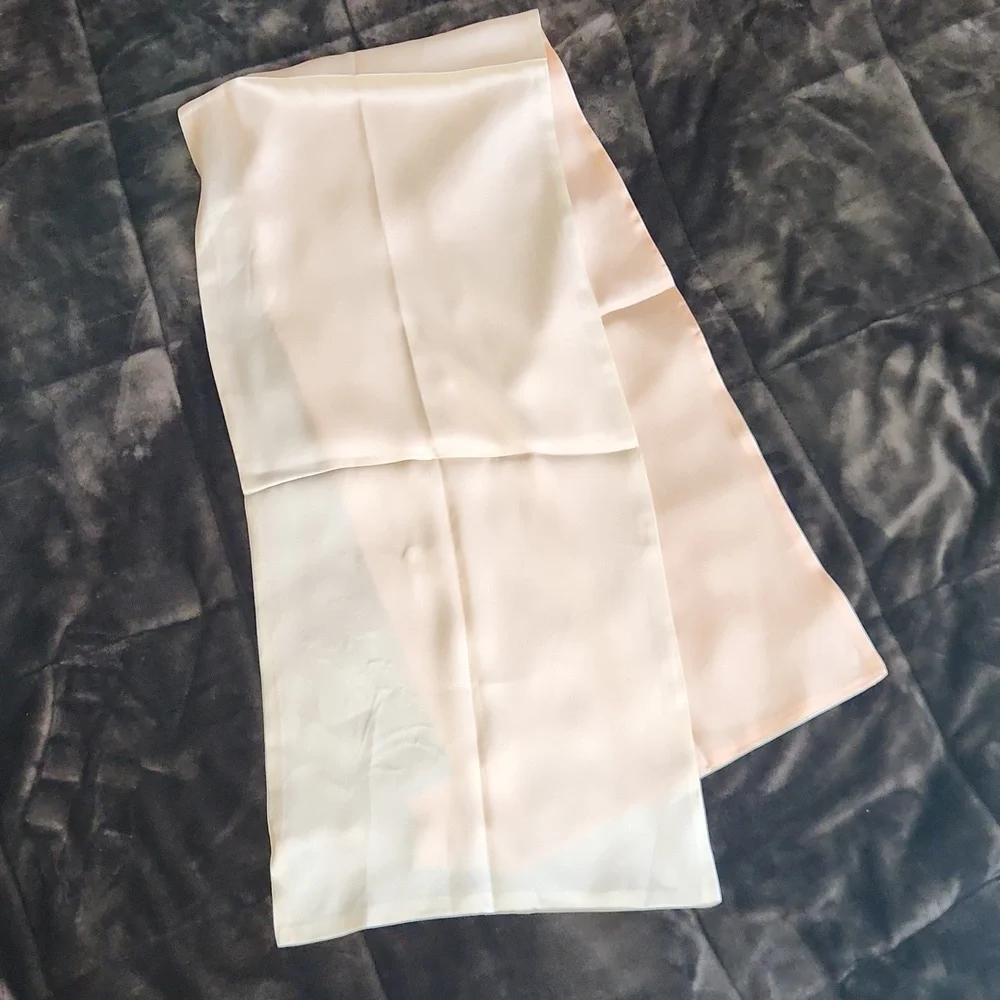 NWT Merri Darno Hand Embroidered Silk Scarf